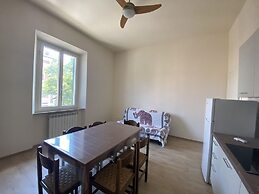 Three-room Apartment Sleeps 5 IN THE NEW Town Area-rif Iaco