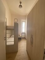 Three-room Apartment Sleeps 5 IN THE NEW Town Area-rif Iaco