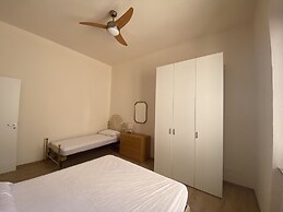 Three-room Apartment Sleeps 5 IN THE NEW Town Area-rif Iaco