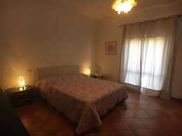 Two-room Apartment Sleeps 4 IN THE Countryside-rif Deste