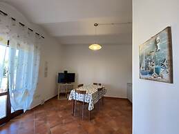 Two-room Apartment Sleeps 4 IN THE Countryside-rif Deste