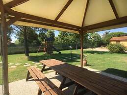 Two-room Apartment Sleeps 4 IN THE Countryside-rif Deste