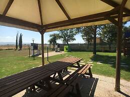 Two-room Apartment Sleeps 4 IN THE Countryside-rif Deste