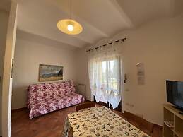 Two-room Apartment Sleeps 4 IN THE Countryside-rif Deste