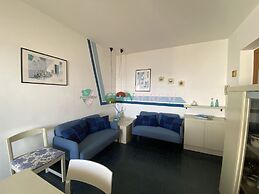 Three-room Apartment Sleeps 5 IN THE Conchiglia-rif Conchiglia