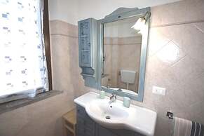 Two-room Apartment Sleeps 5 IN THE Conchiglia Area-rif Caterina