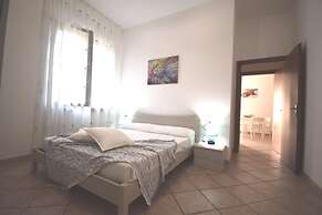 Two-room Apartment Sleeps 5 IN THE Conchiglia Area-rif Caterina