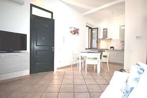 Two-room Apartment Sleeps 5 IN THE Conchiglia Area-rif Caterina