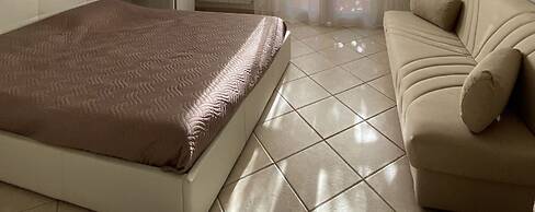 Two-room Apartment Sleeps 5 IN THE Coop Area-rif Agos