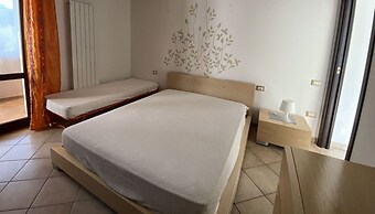 Three-room Apartment Sleeps 5 IN THE Princess Area-rif Ritap1