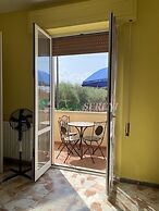 Two-room Apartment Sleeps 4 IN THE SAN Bartolo Area-rif Sabri