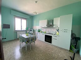 Two-room Apartment Sleeps 4 IN THE SAN Bartolo Area-rif Sabri