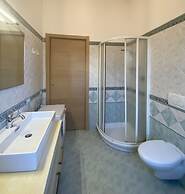 Two-room Apartment Sleeps 4 IN THE Princess Area-rif Ritapt