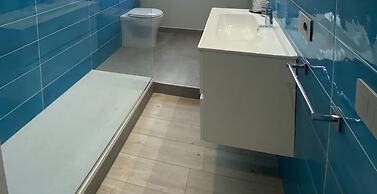 Two-room Apartment Sleeps 5 IN THE NEW Town Area-rif Lopa2