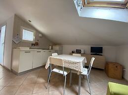 Two-room Apartment 3 Beds IN THE Conchiglia Area-rif Lucip2