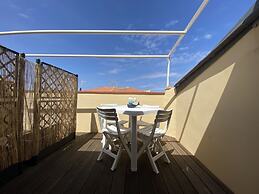 Two-room Apartment 3 Beds IN THE Conchiglia Area-rif Lucip2