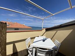 Two-room Apartment 3 Beds IN THE Conchiglia Area-rif Lucip2