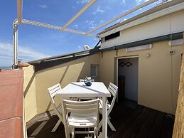 Two-room Apartment 3 Beds IN THE Conchiglia Area-rif Lucip2