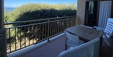 Villa Papini Seafront With 3 Apartments and Garden-rif Papi