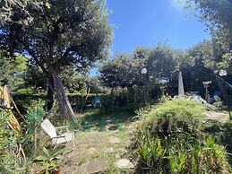 Villa Papini Seafront With 3 Apartments and Garden-rif Papi