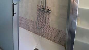 Villa Papini Seafront With 3 Apartments and Garden-rif Papi