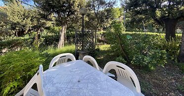 Villa Papini Seafront With 3 Apartments and Garden-rif Papi