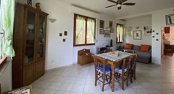 Villa Papini Seafront With 3 Apartments and Garden-rif Papi