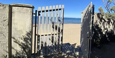 Villa Papini Seafront With 3 Apartments and Garden-rif Papi