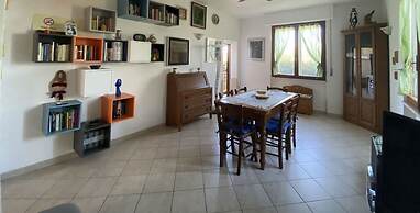 Villa Papini Seafront With 3 Apartments and Garden-rif Papi