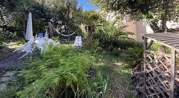 Villa Papini Seafront With 3 Apartments and Garden-rif Papi