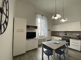 5 bed Places With Parking Space - Ross2s-rif Ross2s