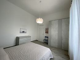 5 bed Places With Parking Space - Ross2s-rif Ross2s