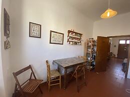 4 bed Places in the new Town Area - Ref Manto-rif Manto