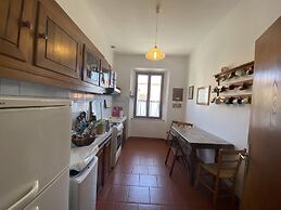 4 bed Places in the new Town Area - Ref Manto-rif Manto