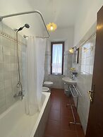 4 bed Places in the new Town Area - Ref Manto-rif Manto