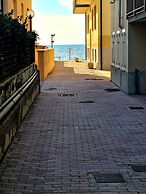 Apartment in a Building Facing the Sea-rif Florida