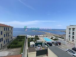 Seafront Building With Private Parking Space-rif Ross2m