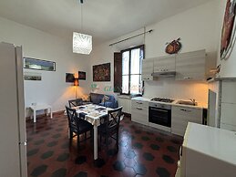 5 Beds in a Prestigious Villa-rif Leccio