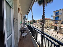 Central Area Close to the Beach-rif Franco