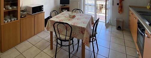 Central Area Close to the Beach-rif Franco