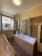 Apartment in Villa With Garden-rif Gioco