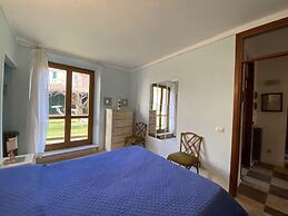 Apartment in Villa With Garden-rif Gioco