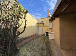 Apartment in Villa With Garden-rif Gioco