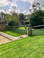 Courtyard Cottage With hot tub and Walled Garden