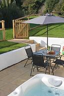 Courtyard Cottage With hot tub and Walled Garden