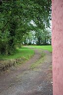 Secluded Cottage With hot tub