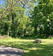 Secluded Cottage With hot tub