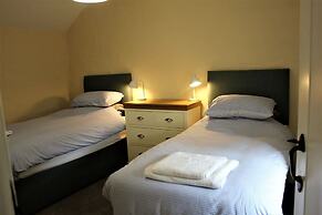 Secluded Cottage With hot tub