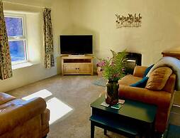 Secluded Cottage With hot tub