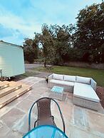 Shepherds Hut With Hot Tub